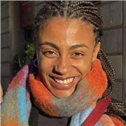 Actriz con formación de 3 años en la escuela Nancy Tuñón. Actualmente cursando la formación del actor en Laura Jou Estudi